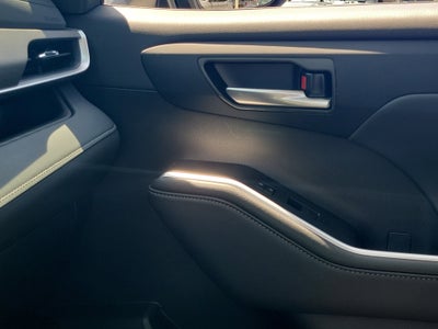 2025 Toyota Highlander Hybrid XLE