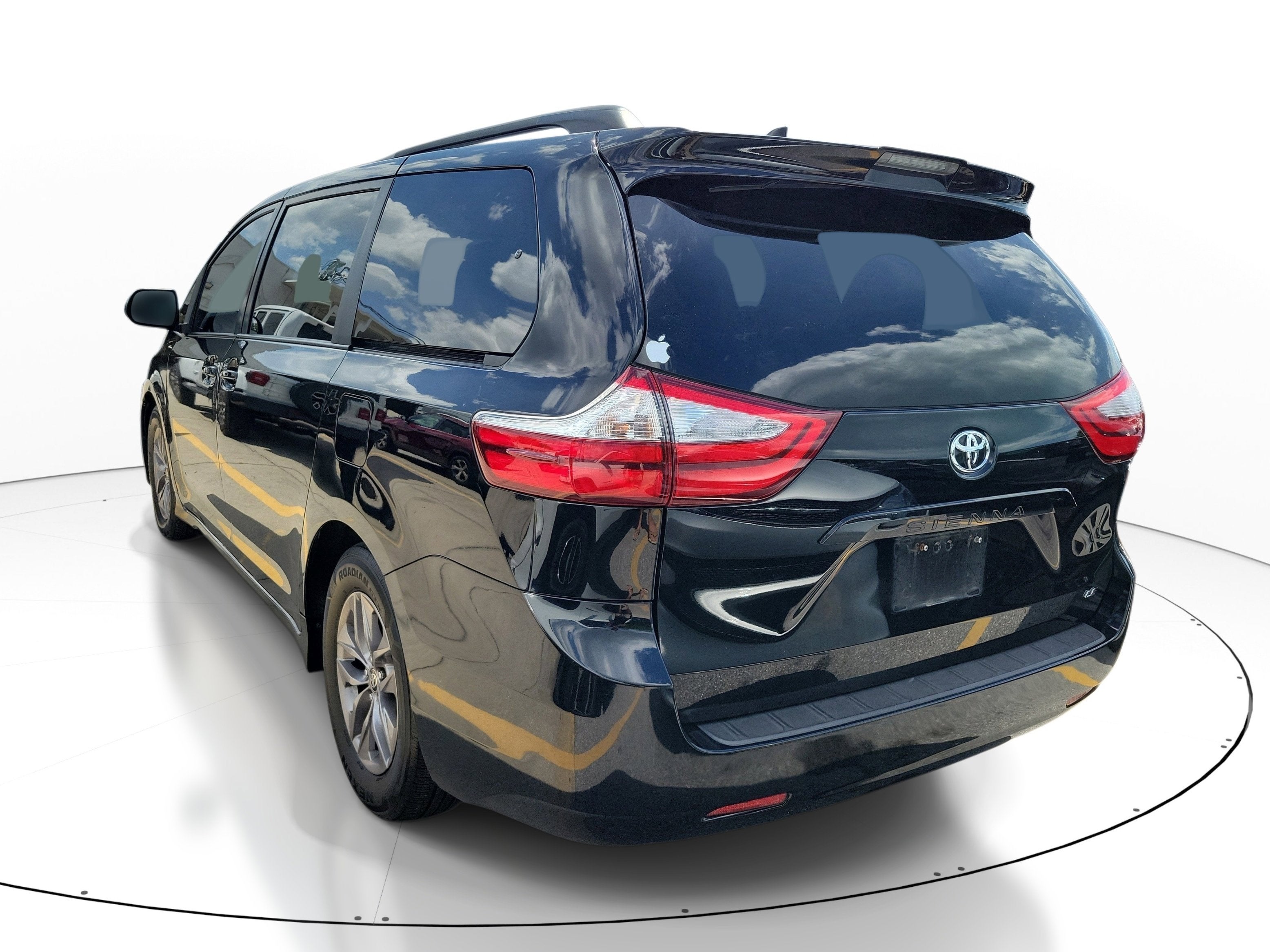 2019 Toyota Sienna LE Auto Access Seat