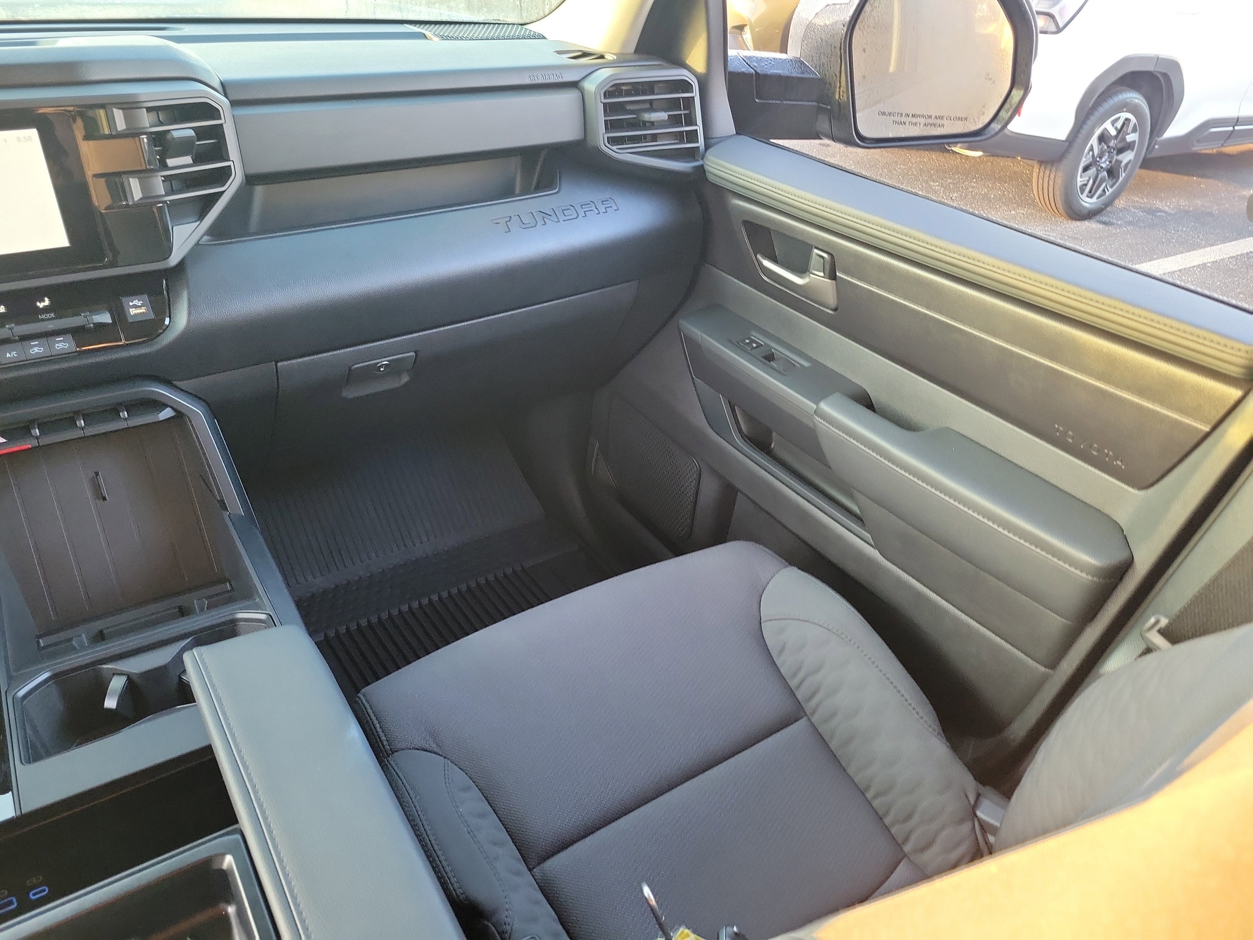 2024 Toyota Tundra 4WD SR5