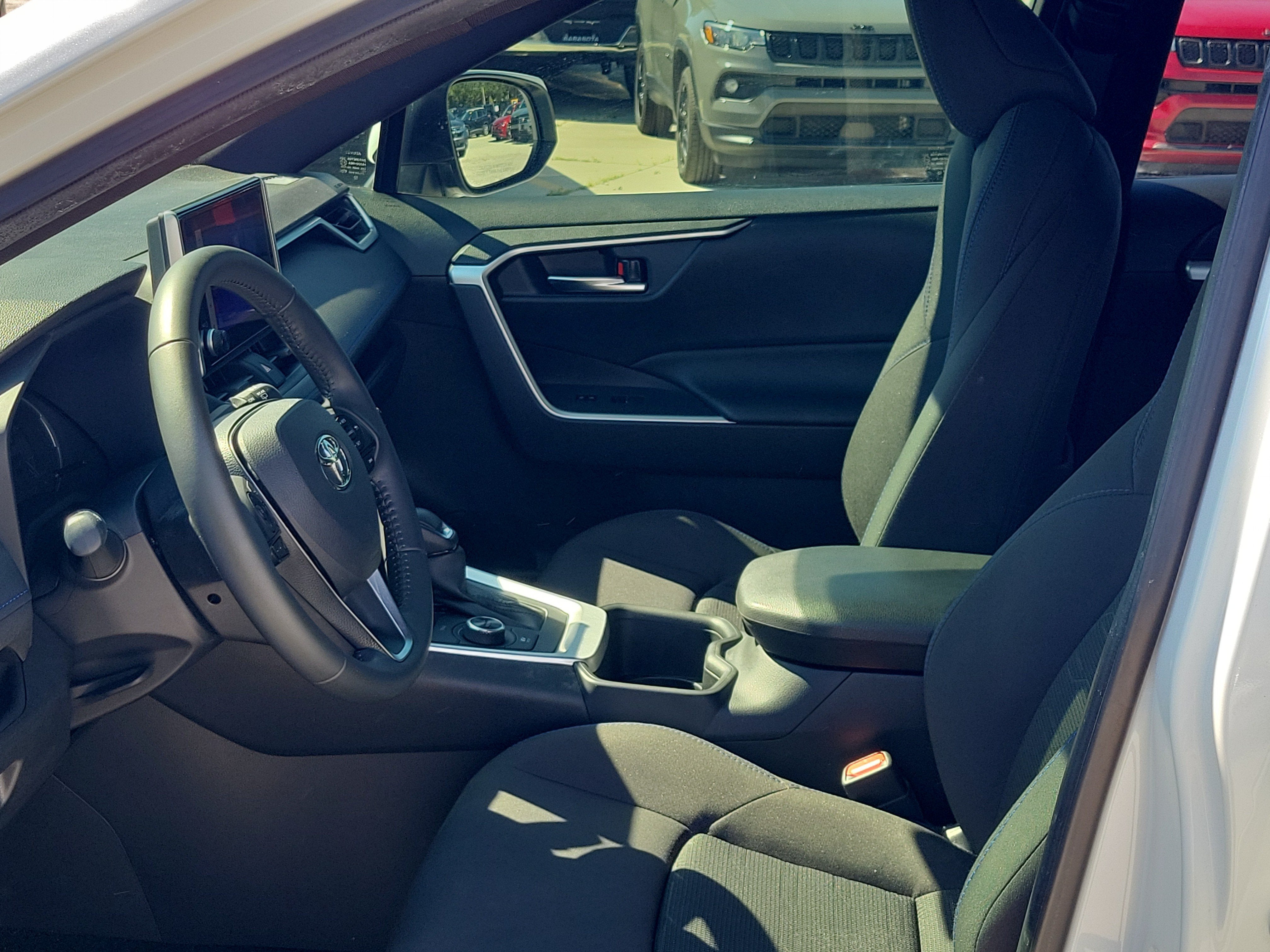 2023 Toyota RAV4 Hybrid SE
