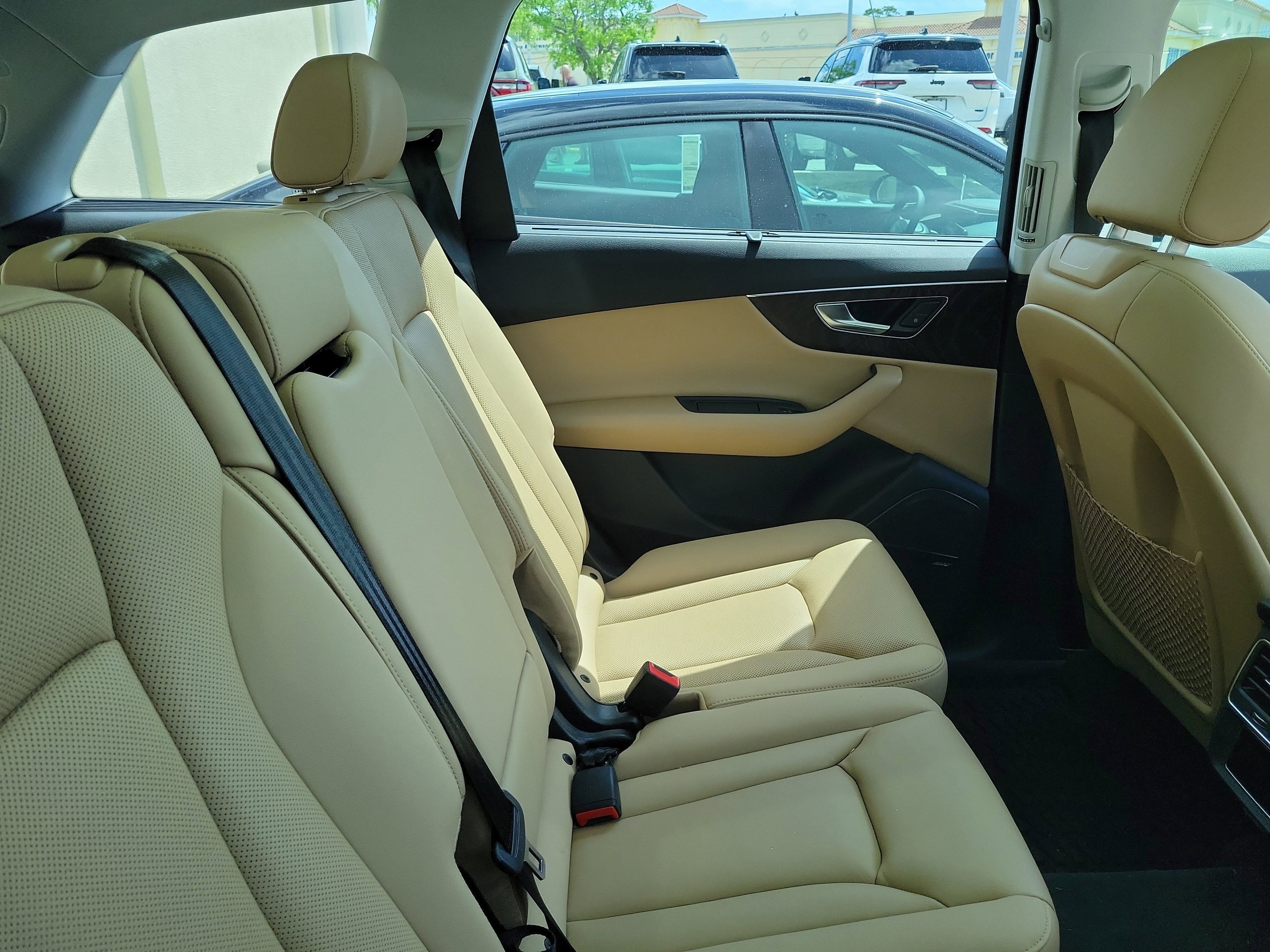 2020 Audi Q7 Premium Plus