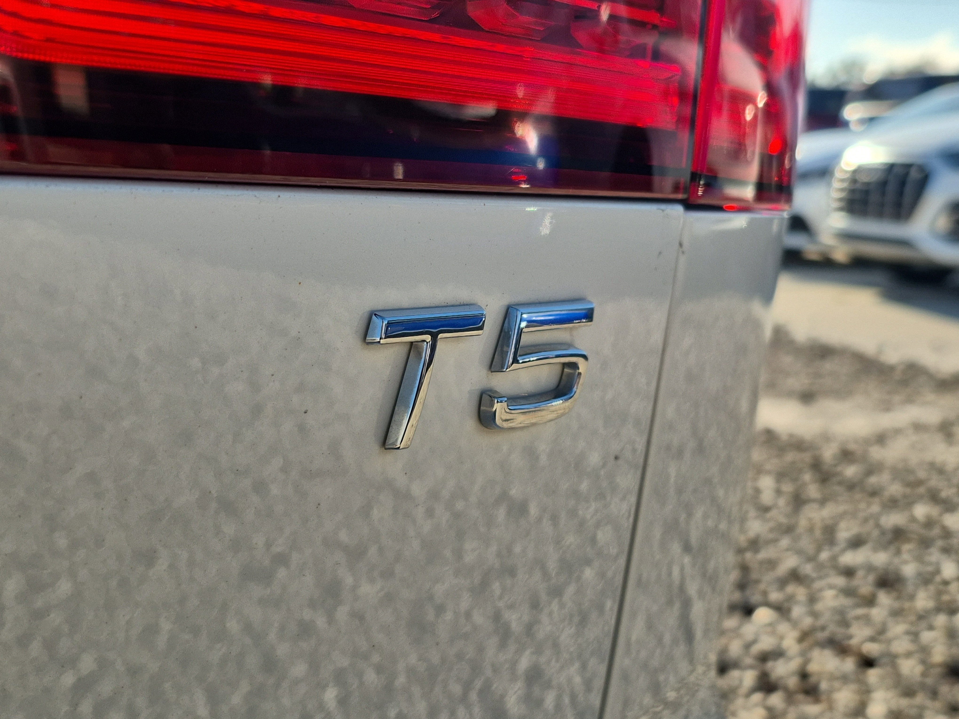 2020 Volvo V60 Momentum