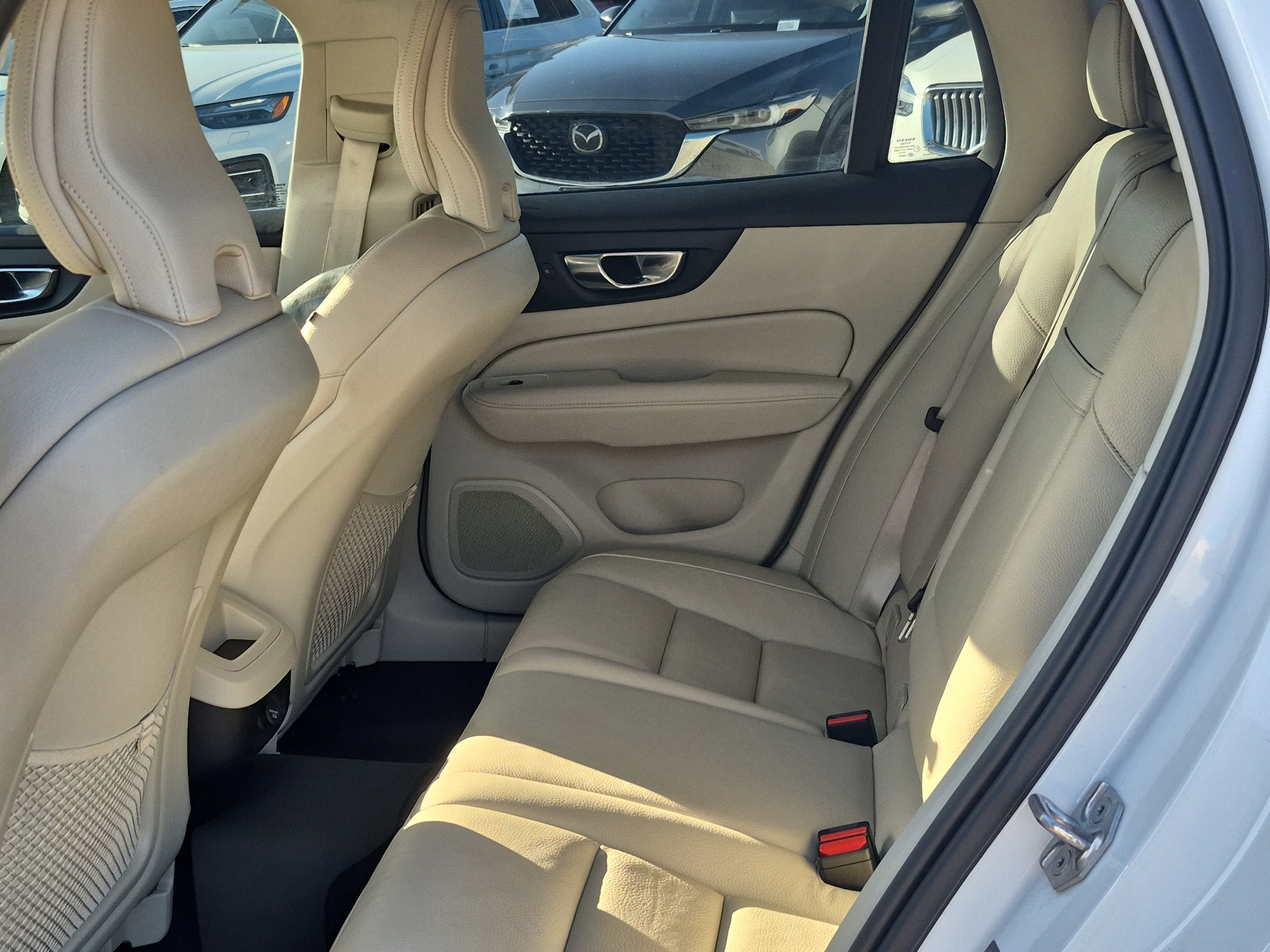 2020 Volvo V60 Momentum