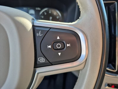 2020 Volvo V60 Momentum