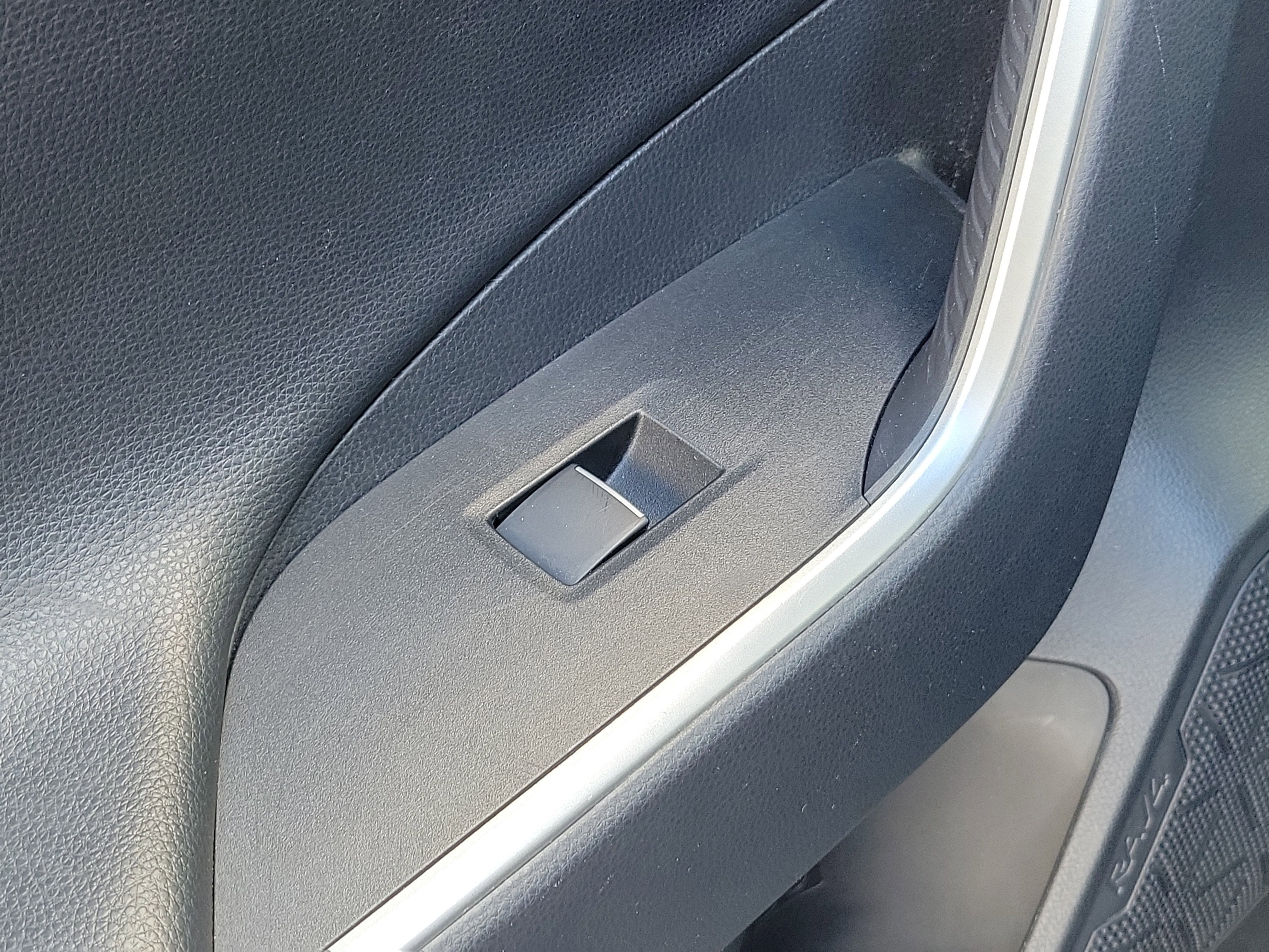 2019 Toyota RAV4 Hybrid XSE