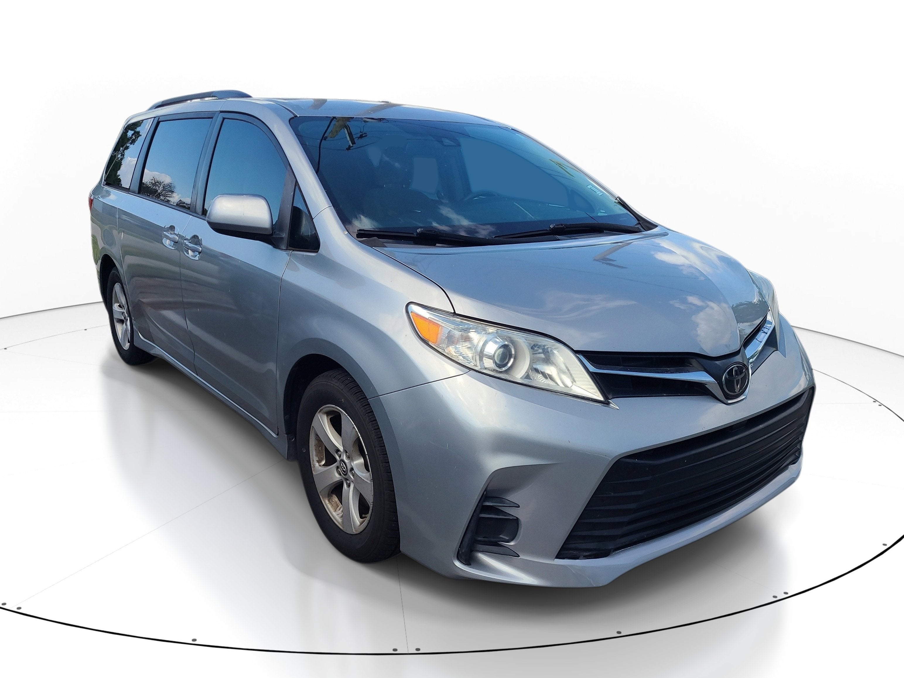 2018 Toyota Sienna LE