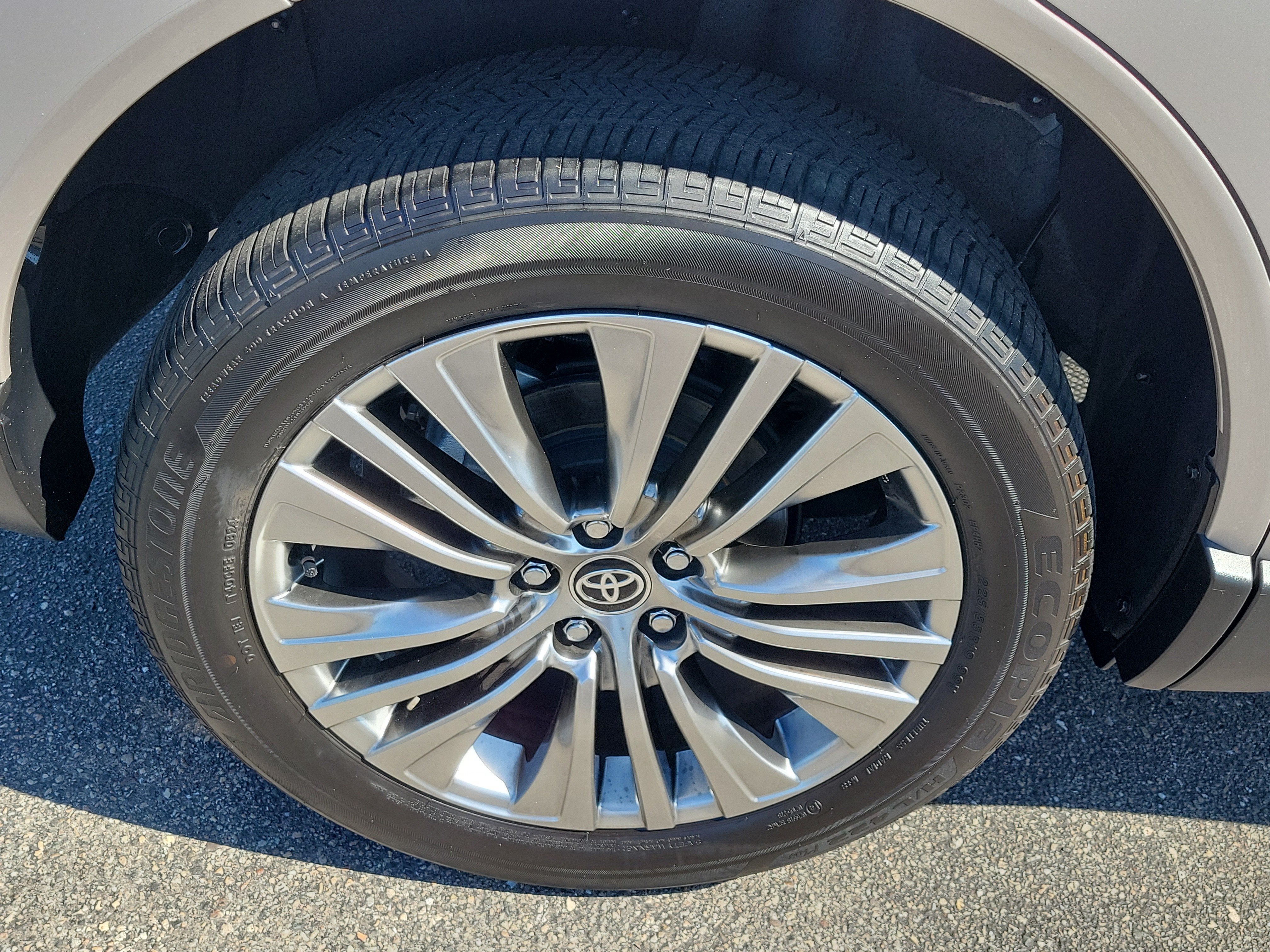 2023 Toyota Venza LE