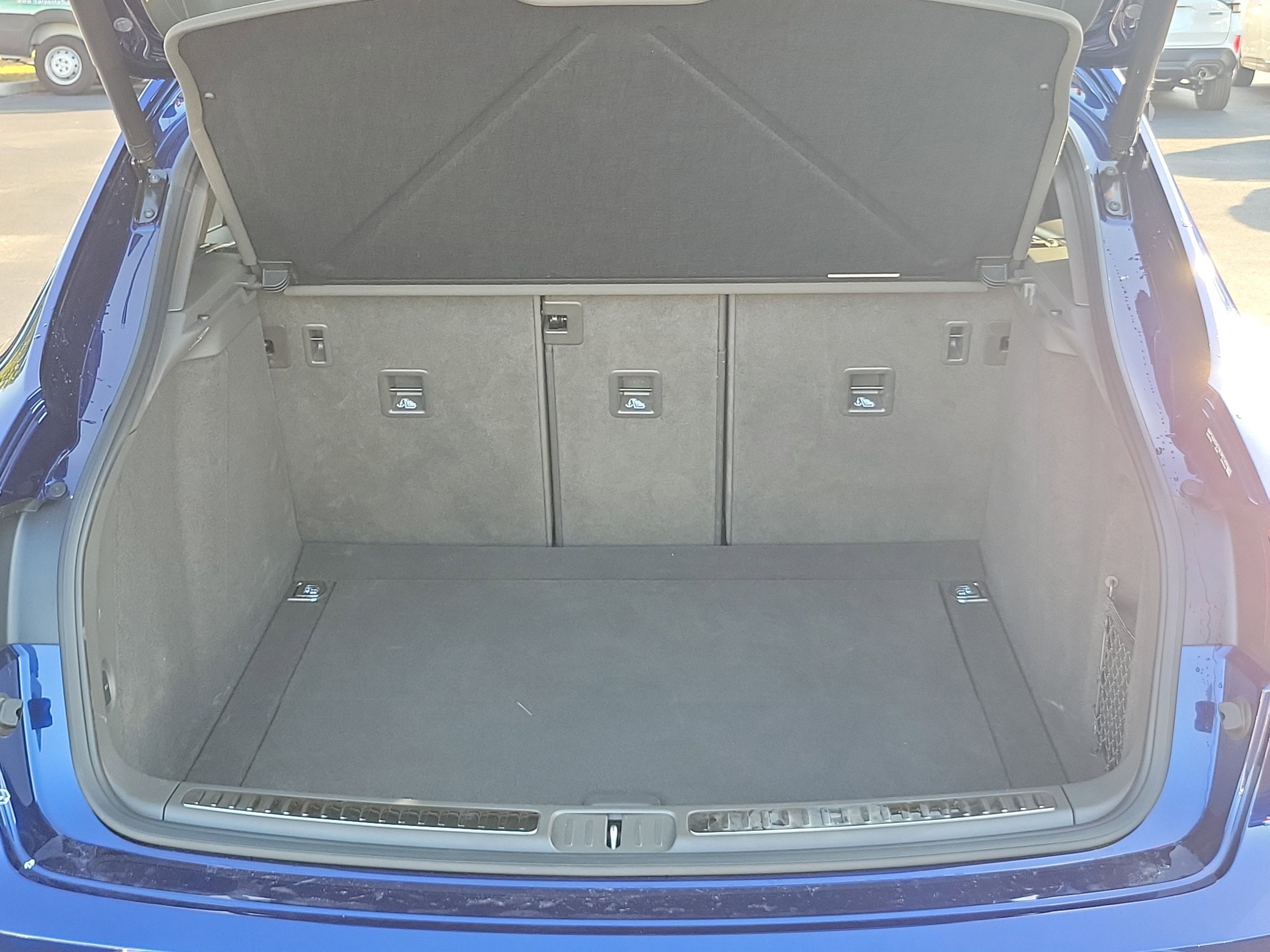 2025 Porsche Macan T