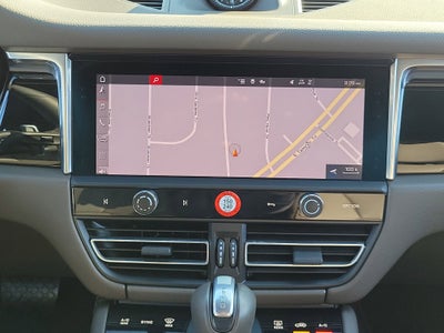 2025 Porsche Macan T