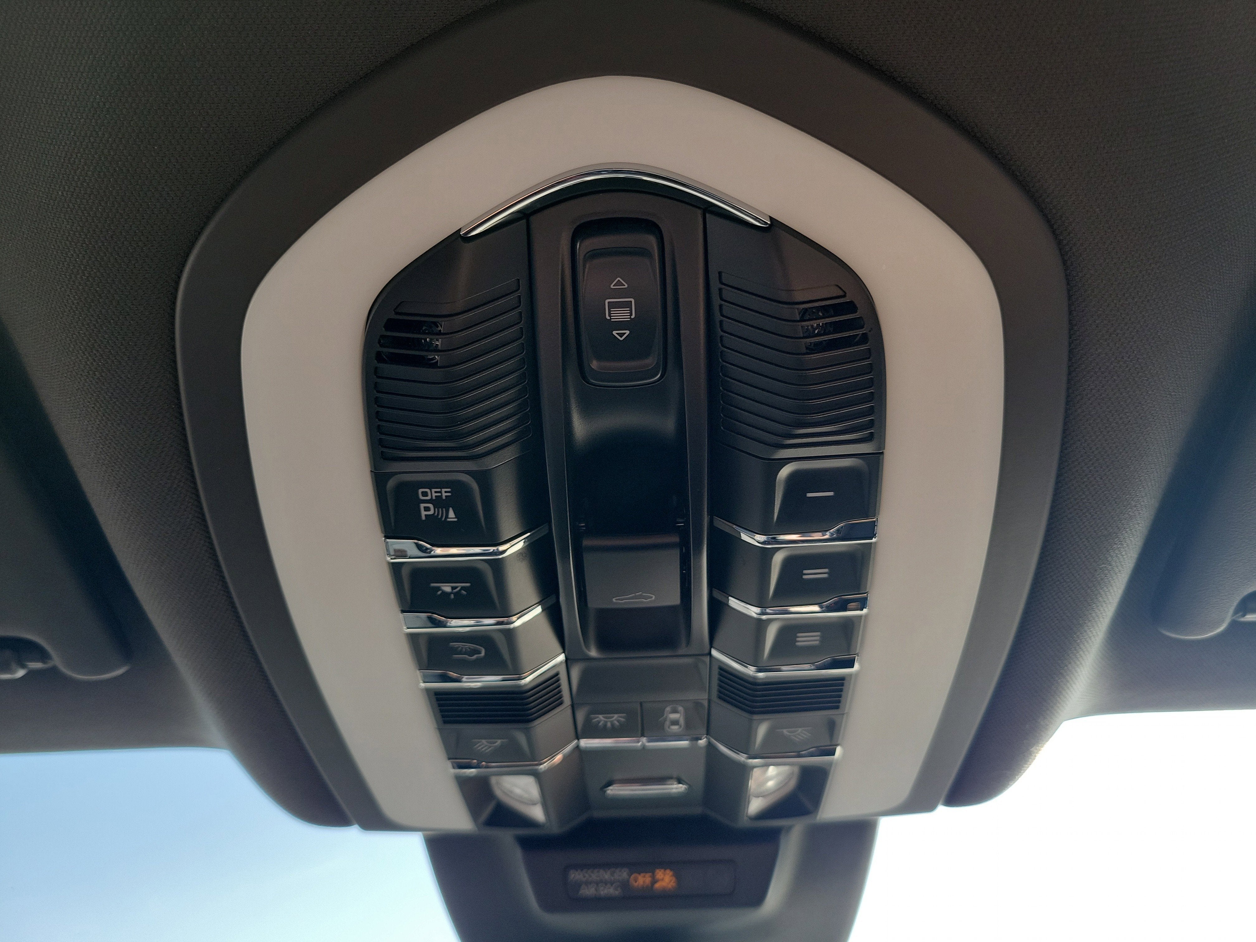 2025 Porsche Macan T