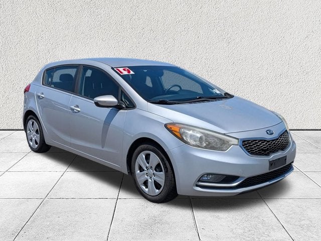 2016 Kia Forte 5-Door LX