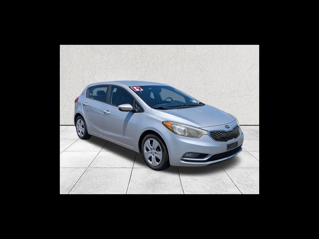 2016 Kia Forte 5-Door LX