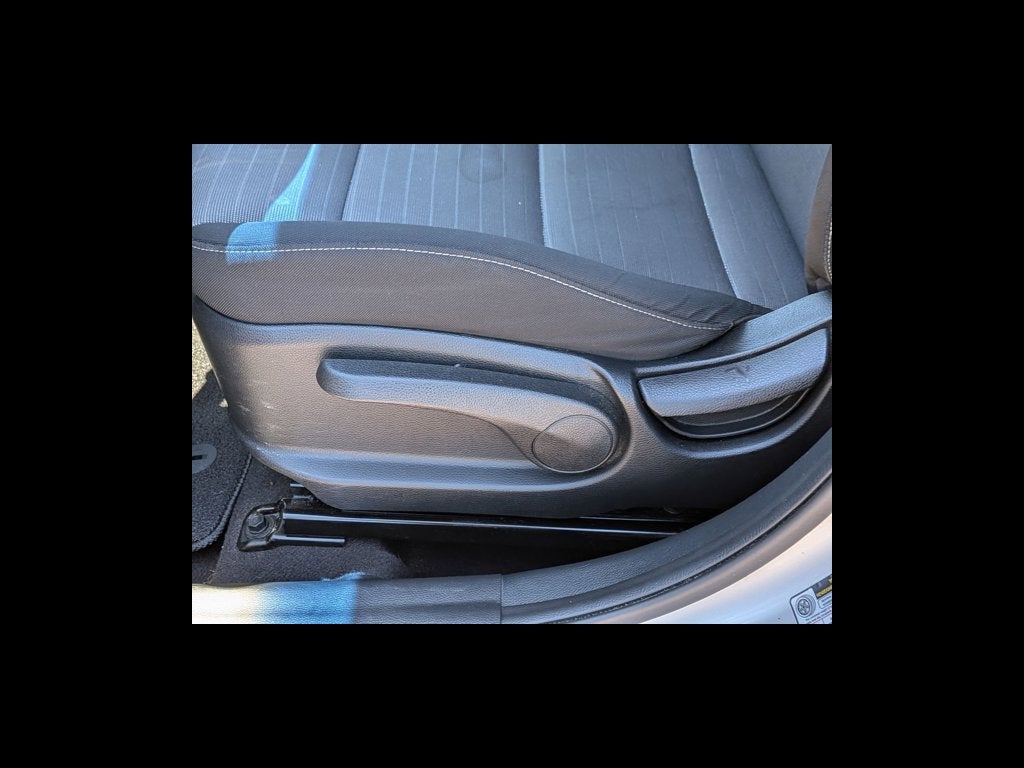 2016 Kia Forte 5-Door LX