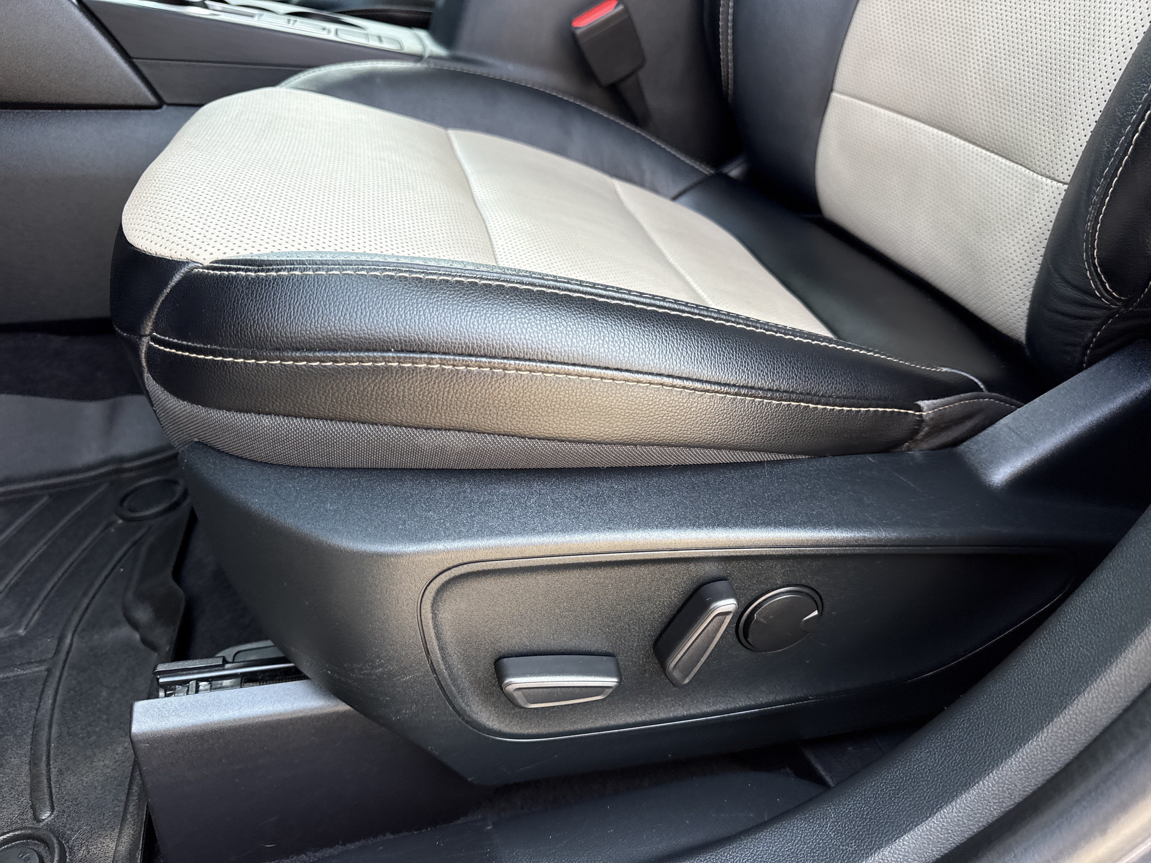 2021 Ford Escape Titanium Hybrid