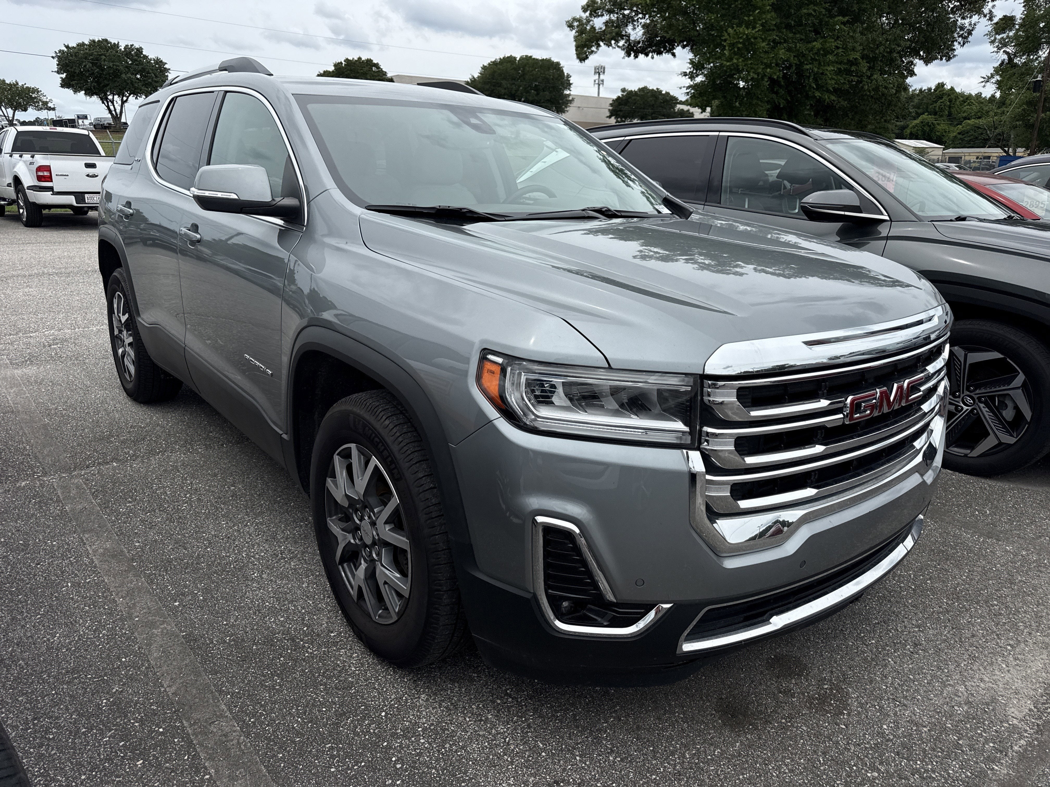 2023 GMC Acadia SLT