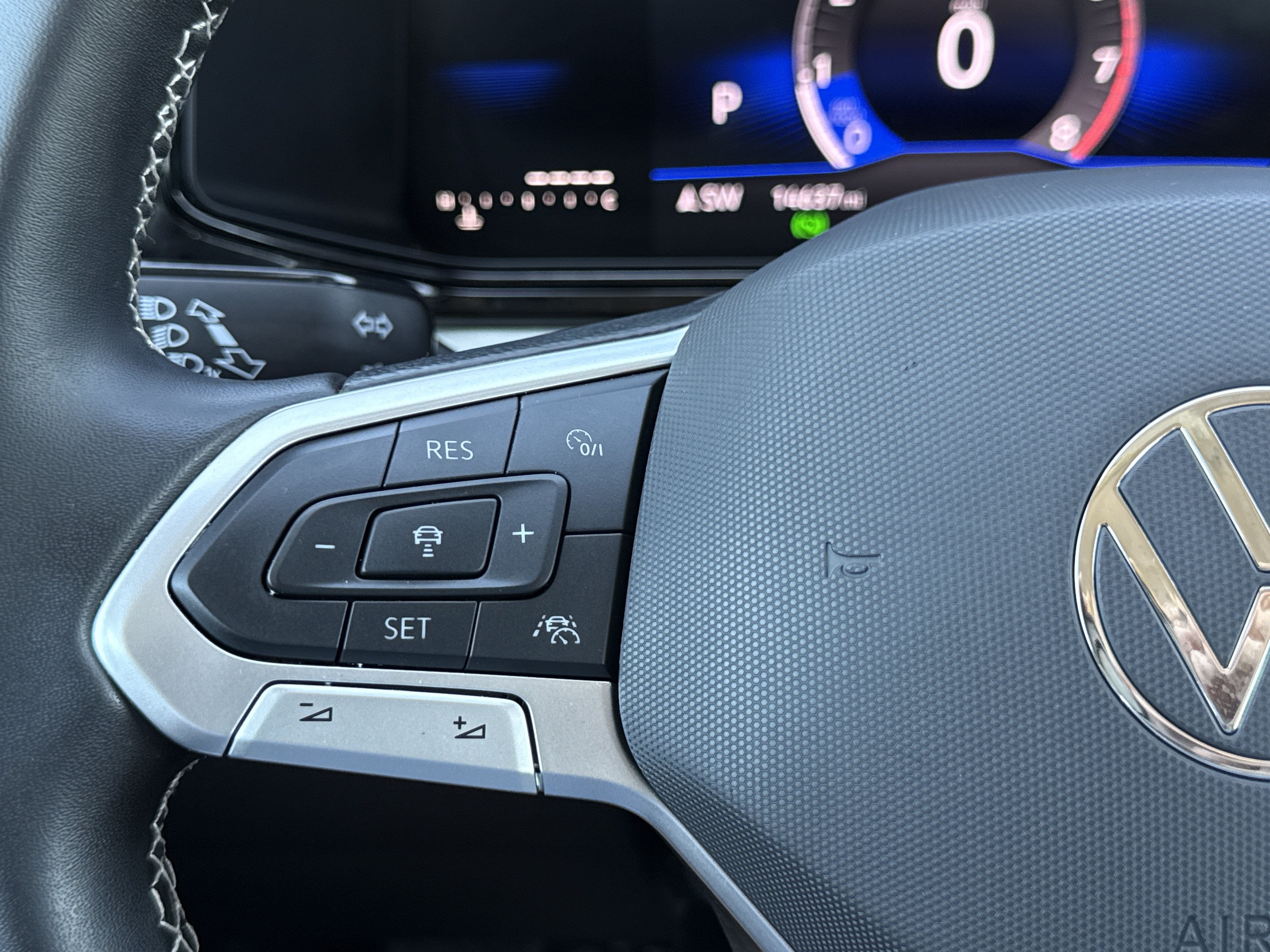 2025 Volkswagen Taos S