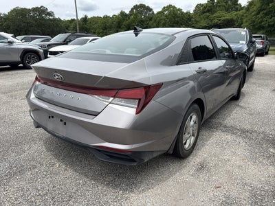 2023 Hyundai Elantra SE