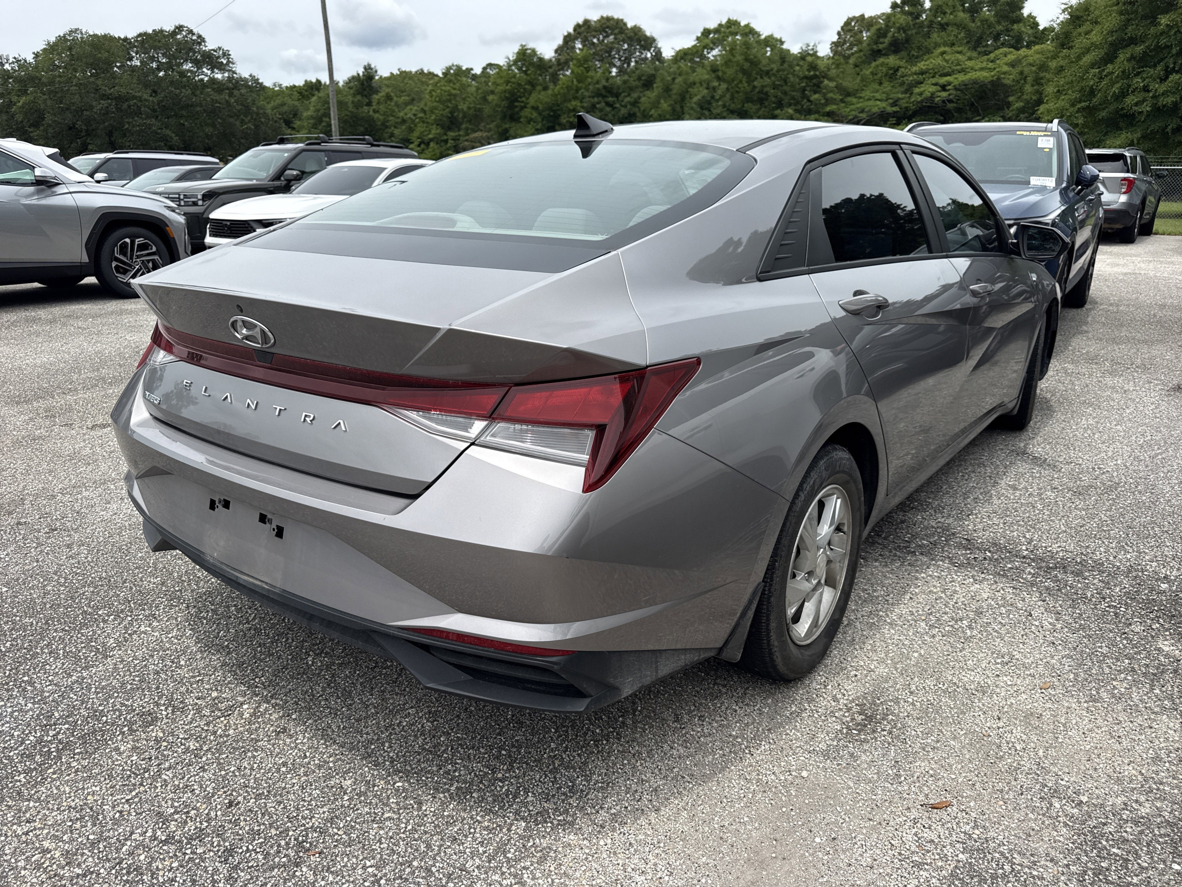 2023 Hyundai Elantra SE