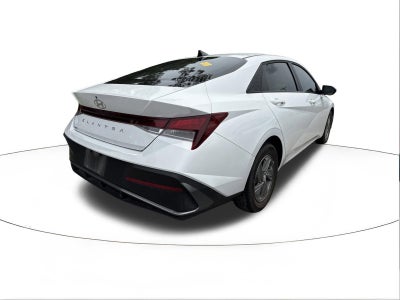 2025 Hyundai Elantra SE