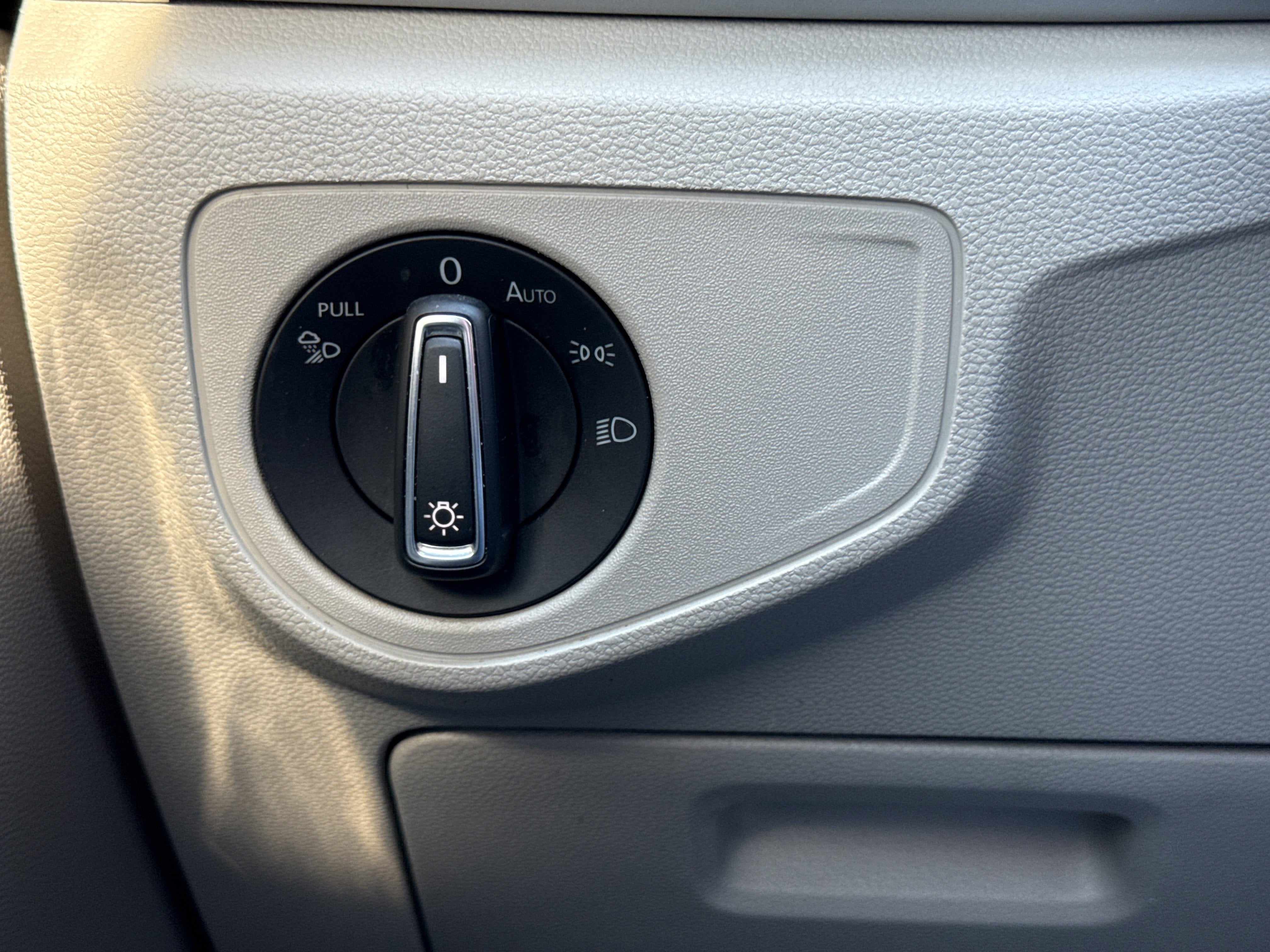 2022 Volkswagen Atlas 2.0T SE w/Technology