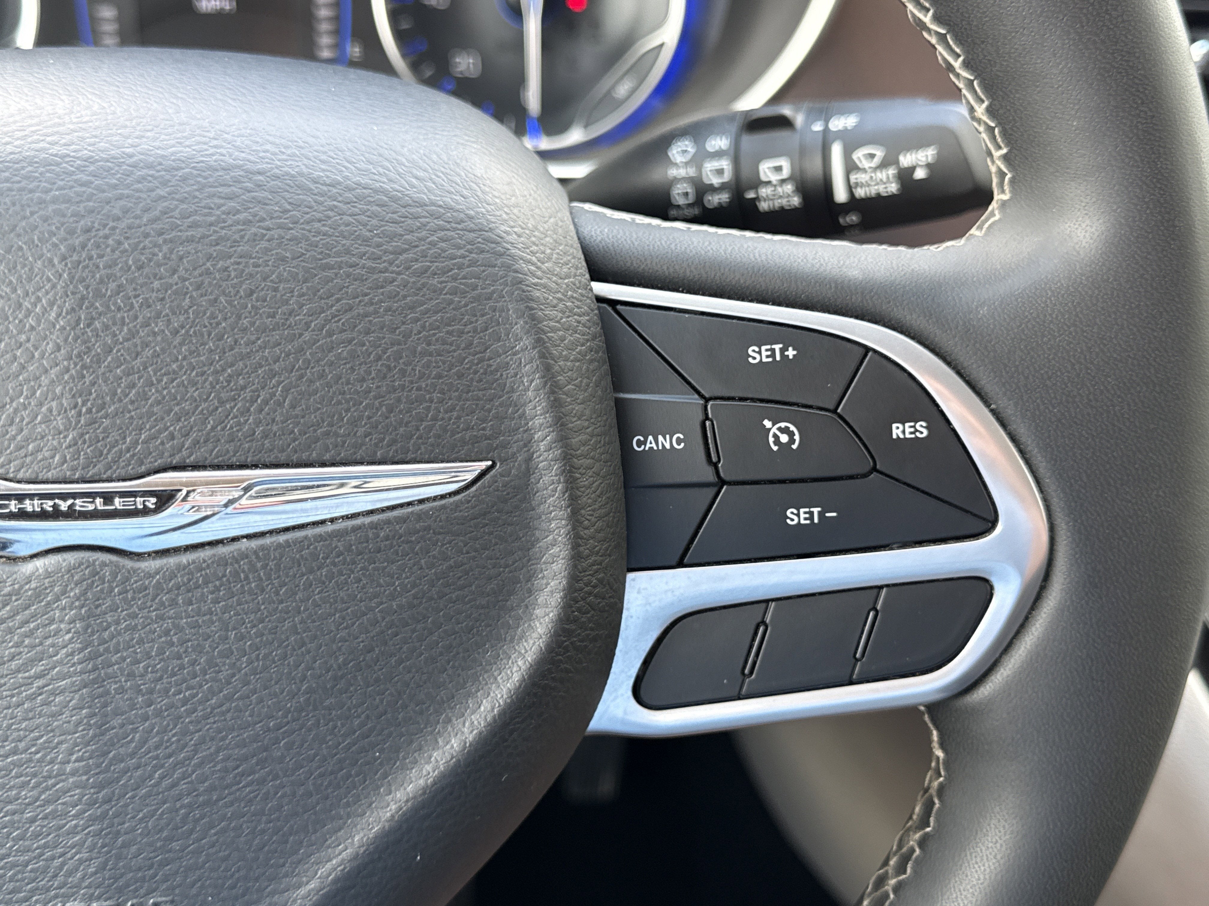 2023 Chrysler Voyager LX