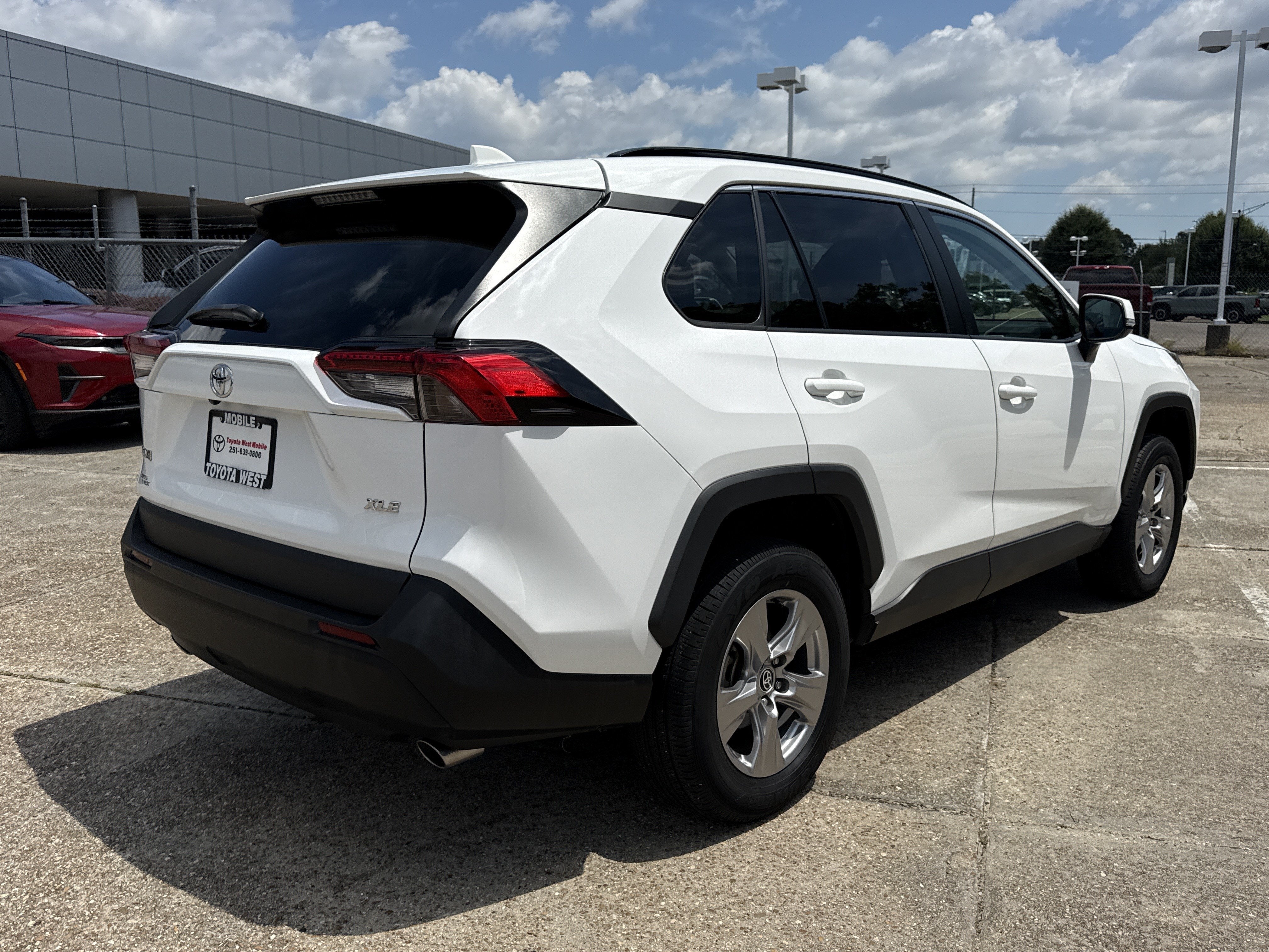 2023 Toyota RAV4 XLE
