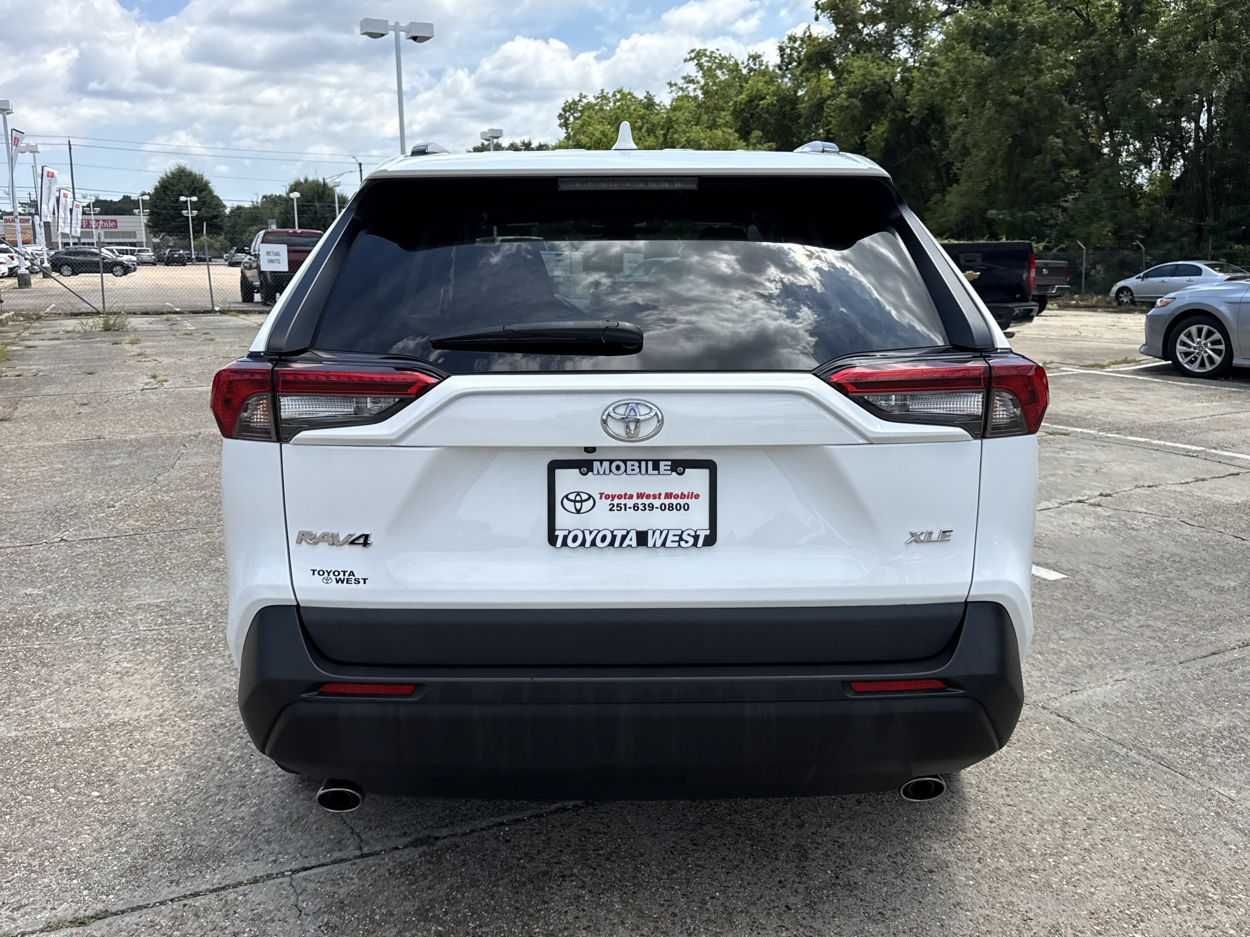 2023 Toyota RAV4 XLE