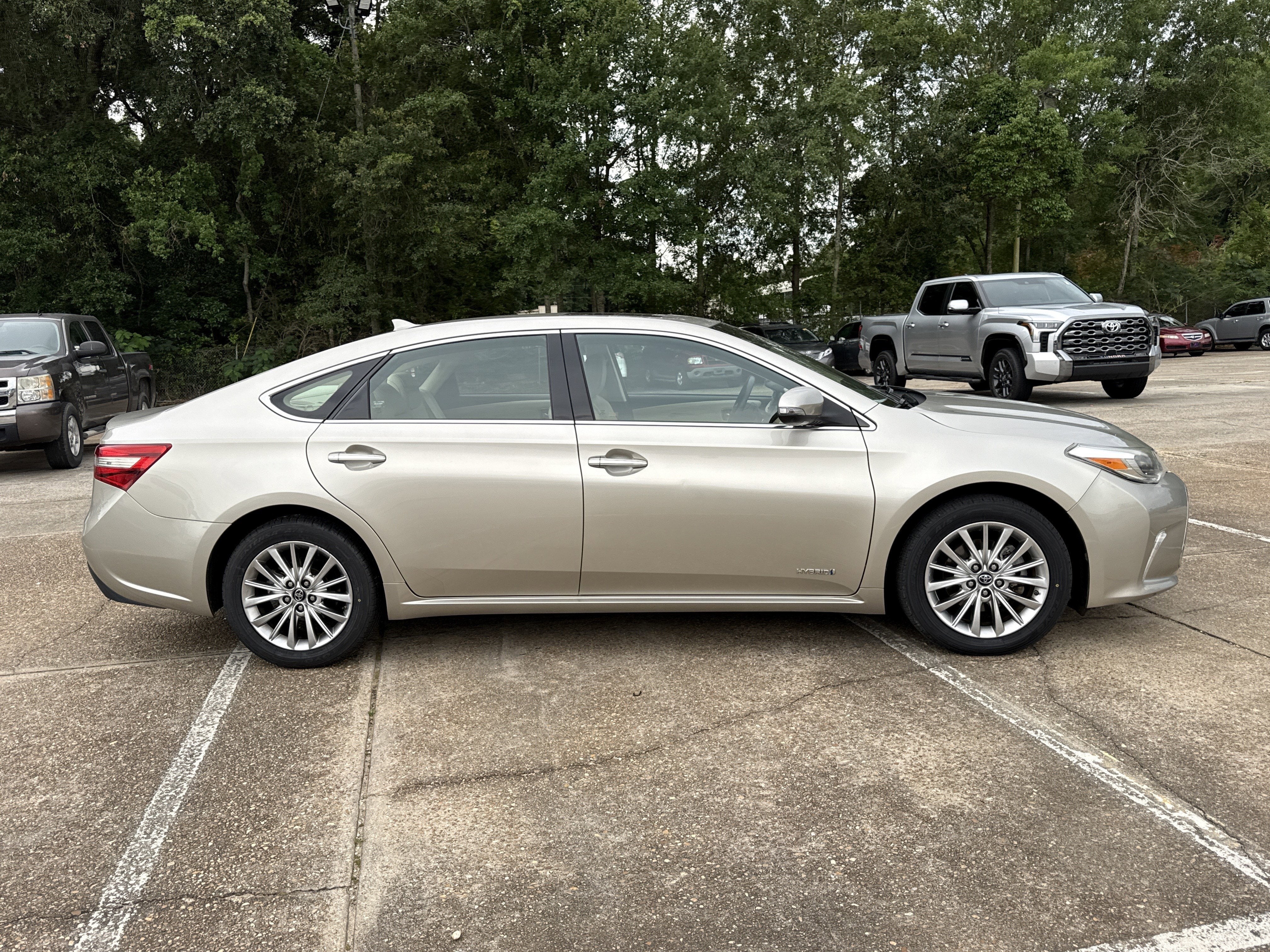 2018 Toyota Avalon Hybrid Limited