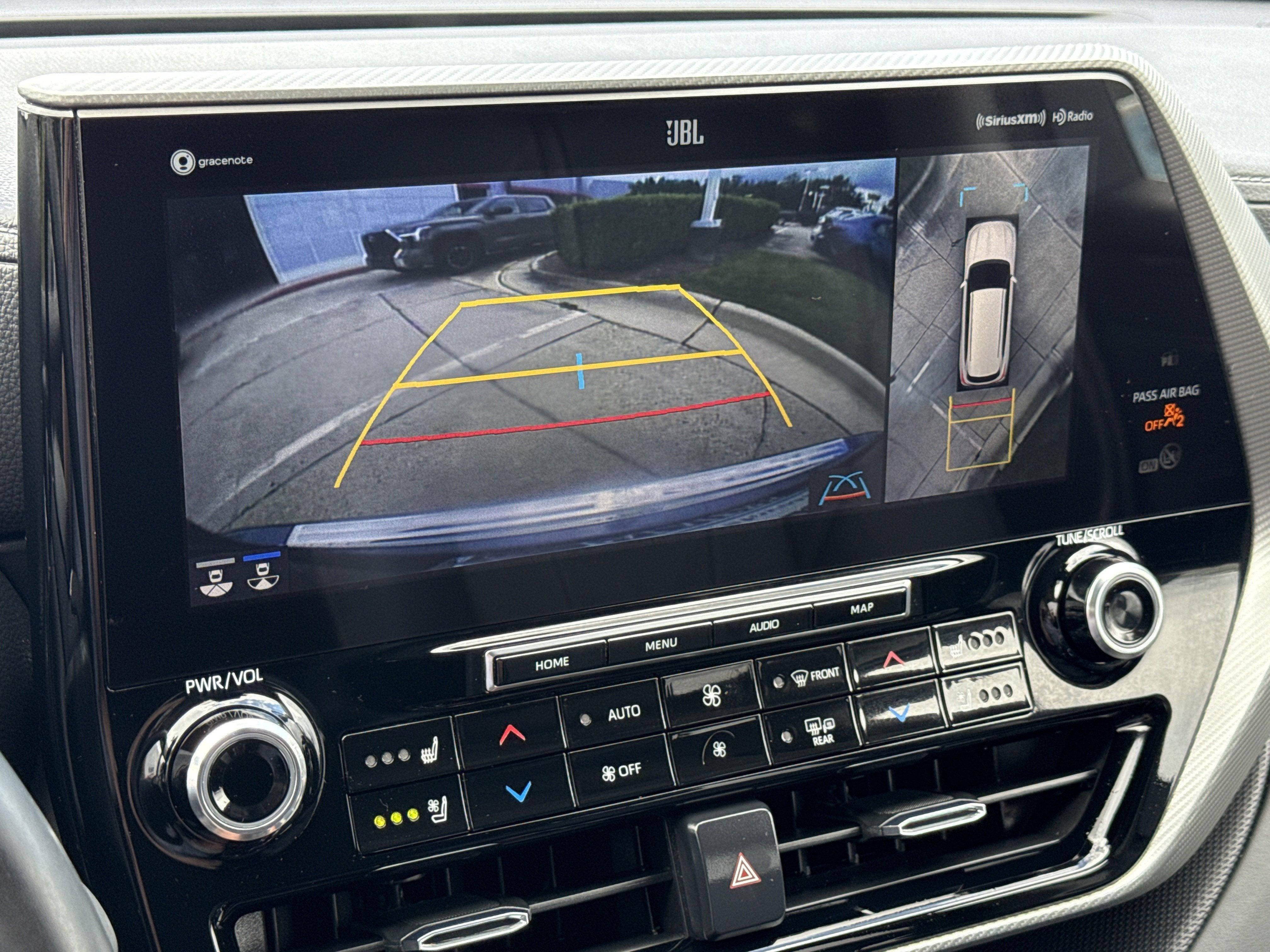 2022 Toyota Highlander Hybrid Platinum