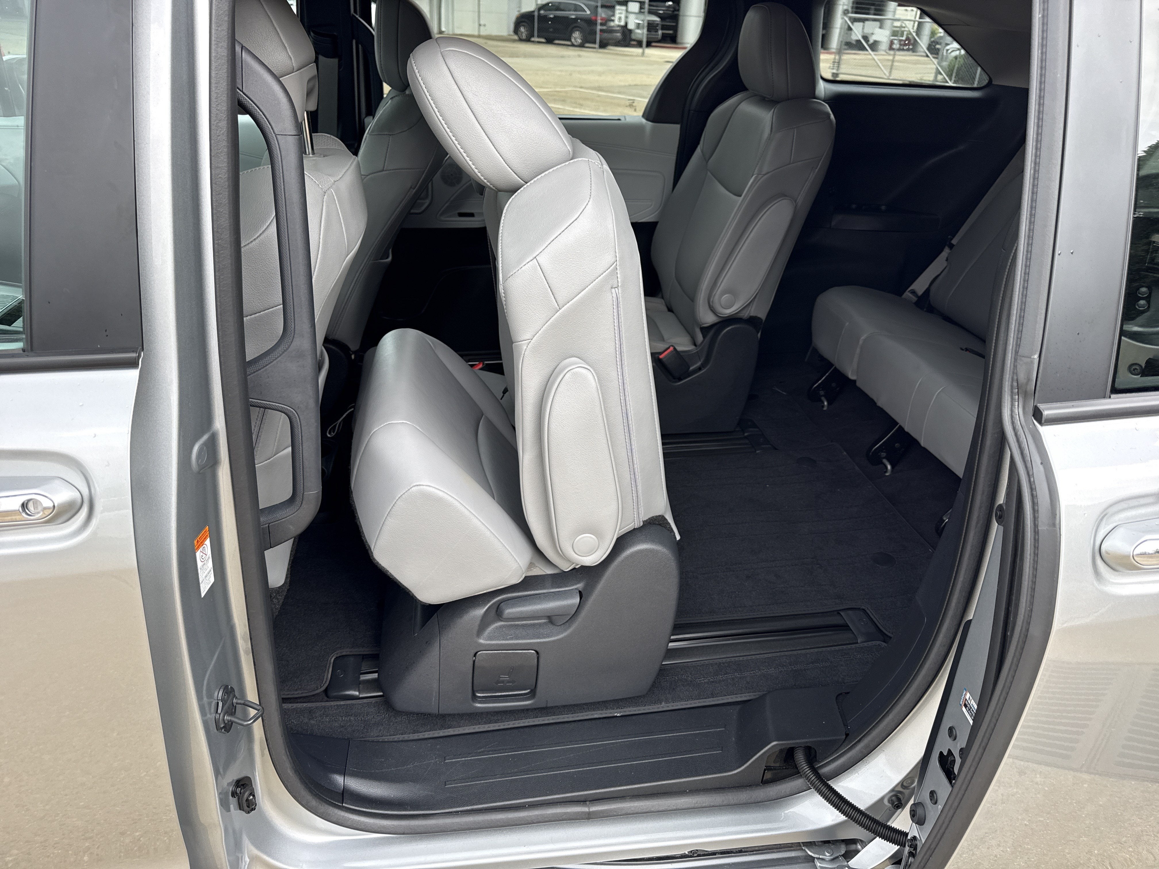 2025 Toyota Sienna Base