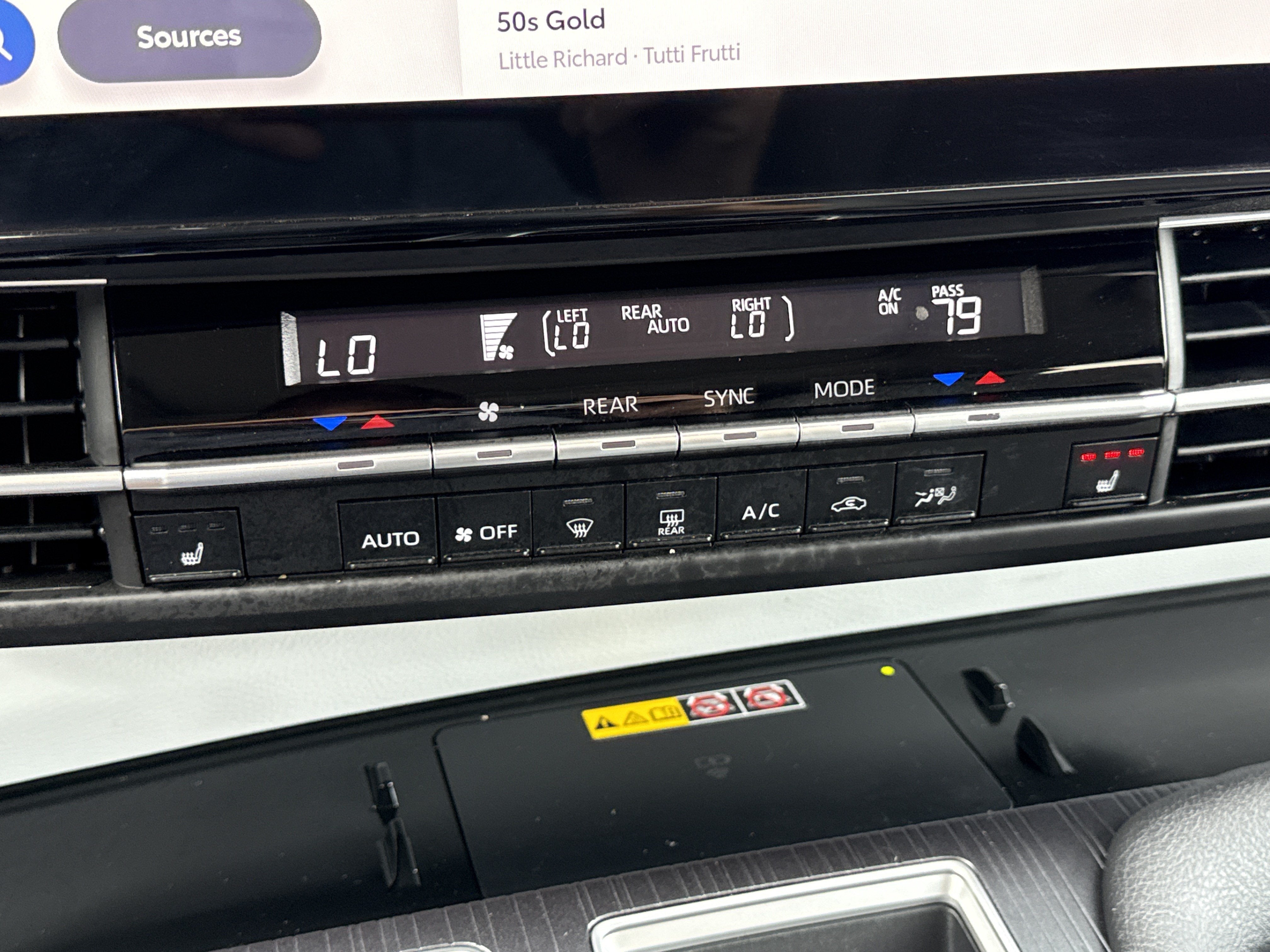 2025 Toyota Sienna Base