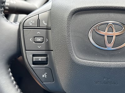 2025 Toyota Prius LE