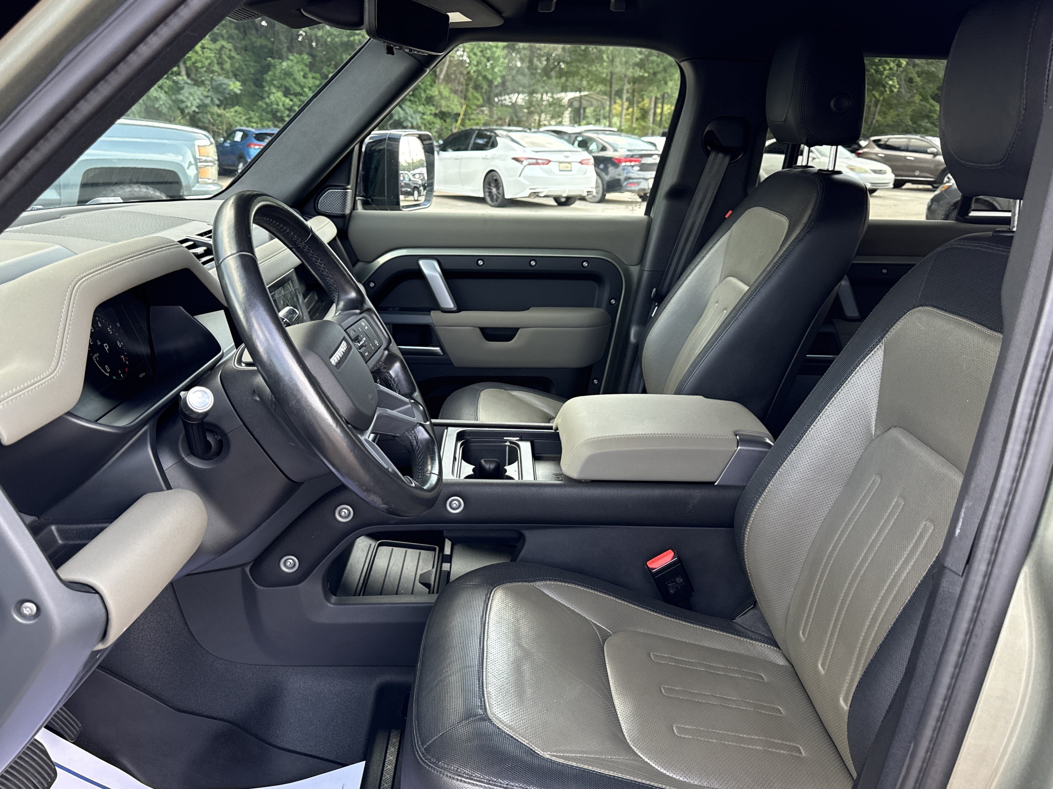 2021 Land Rover Defender X-Dynamic SE