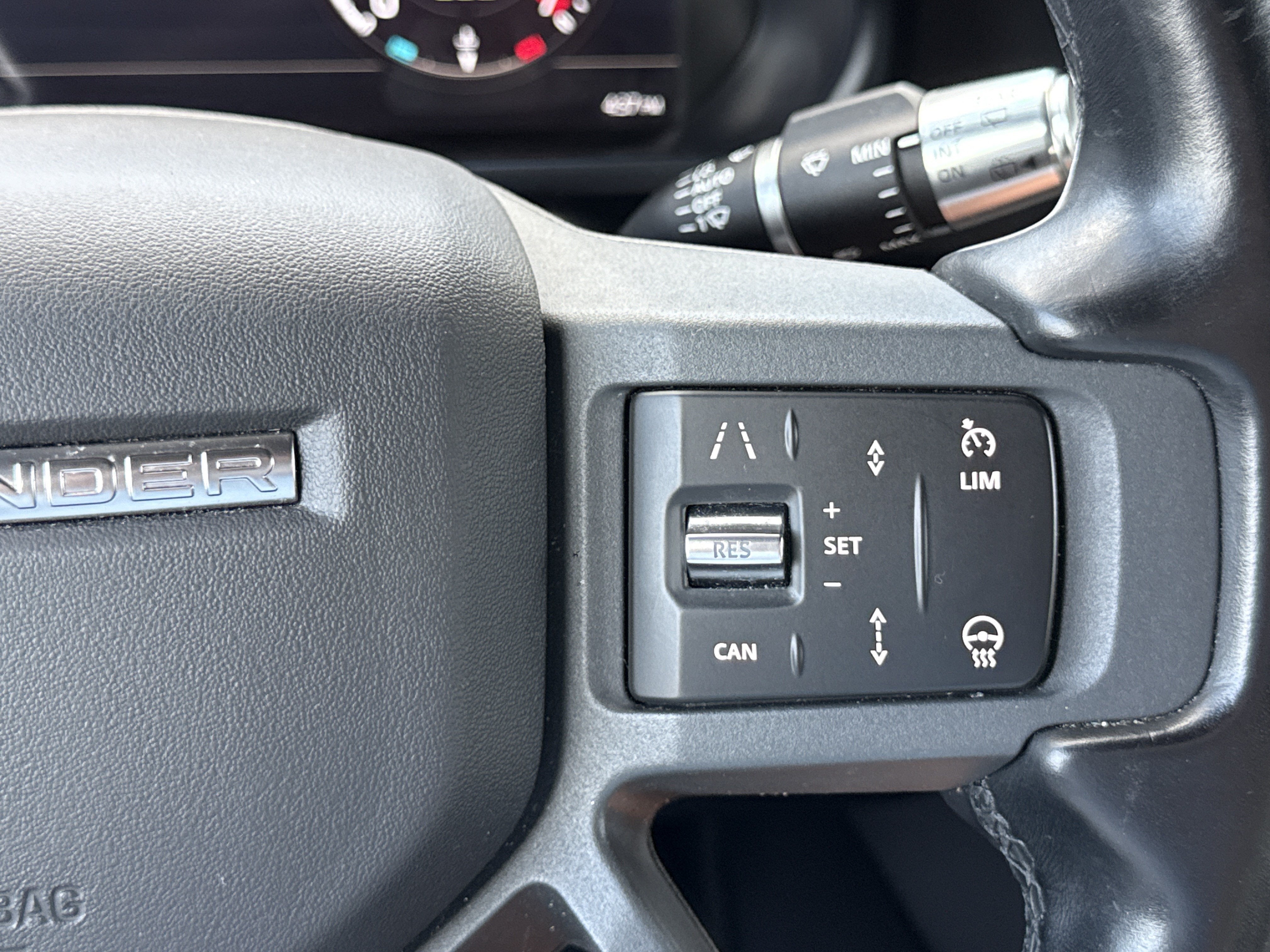 2021 Land Rover Defender X-Dynamic SE