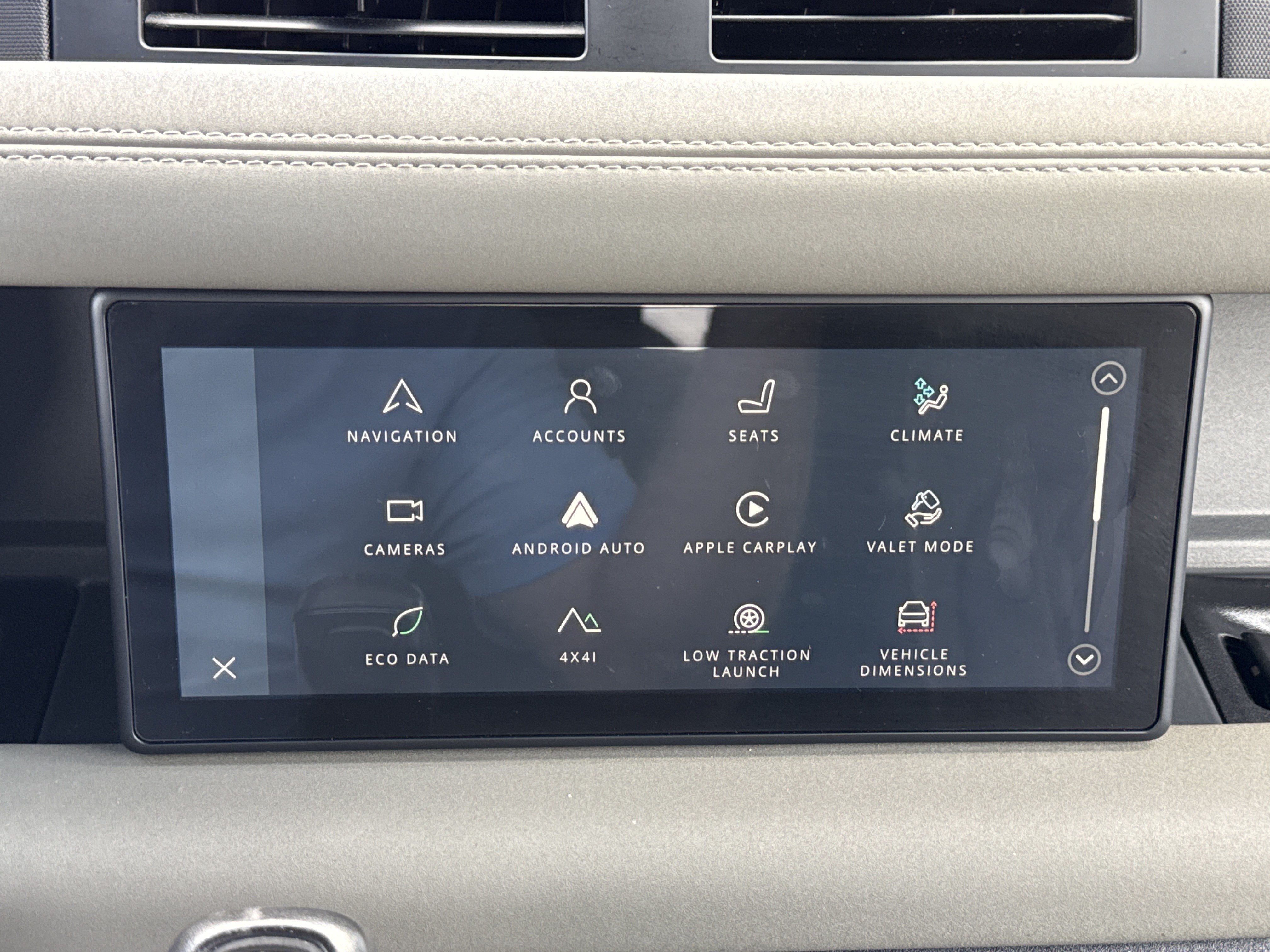 2021 Land Rover Defender X-Dynamic SE