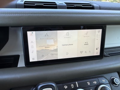 2020 Land Rover Defender SE